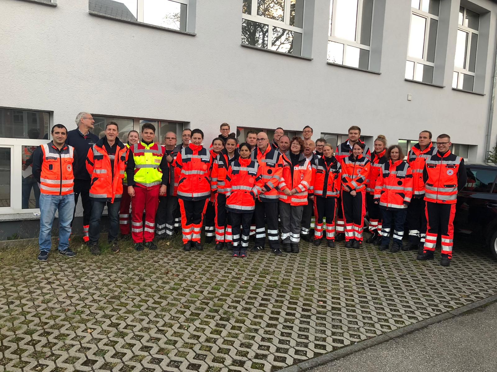 Rettungsübung Verkehrsunfall eingeklemmt am 01.10.2018 Rettungsübung Verkehrsunfall eingeklemmt am 01.10.2018